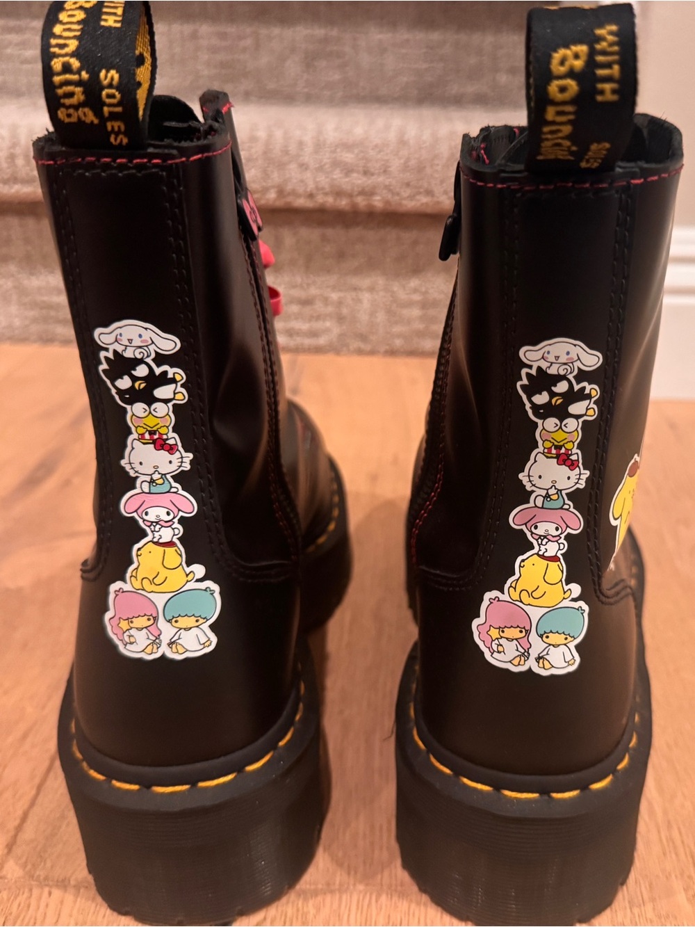 Dr martens HELLO KITTY & FRIENDS JADON LEATHER PLATFORM BOOTS US Ladies 9 - Picture 1 of 9